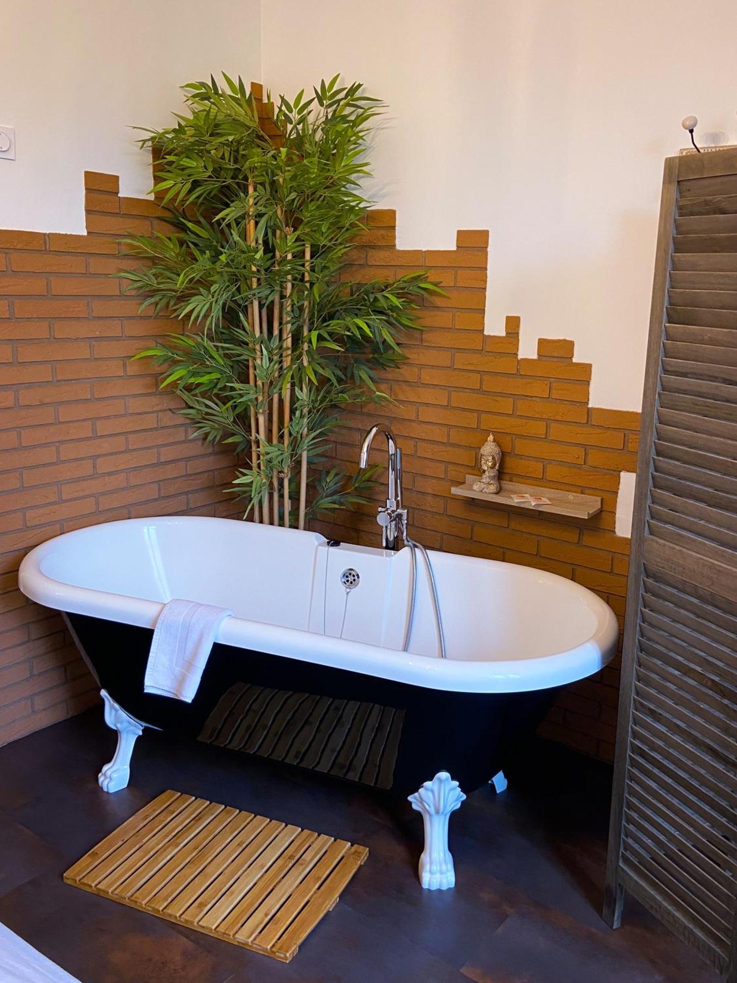 La Bulle Dans Le Palmier Hotel Toulouse Ngoại thất bức ảnh